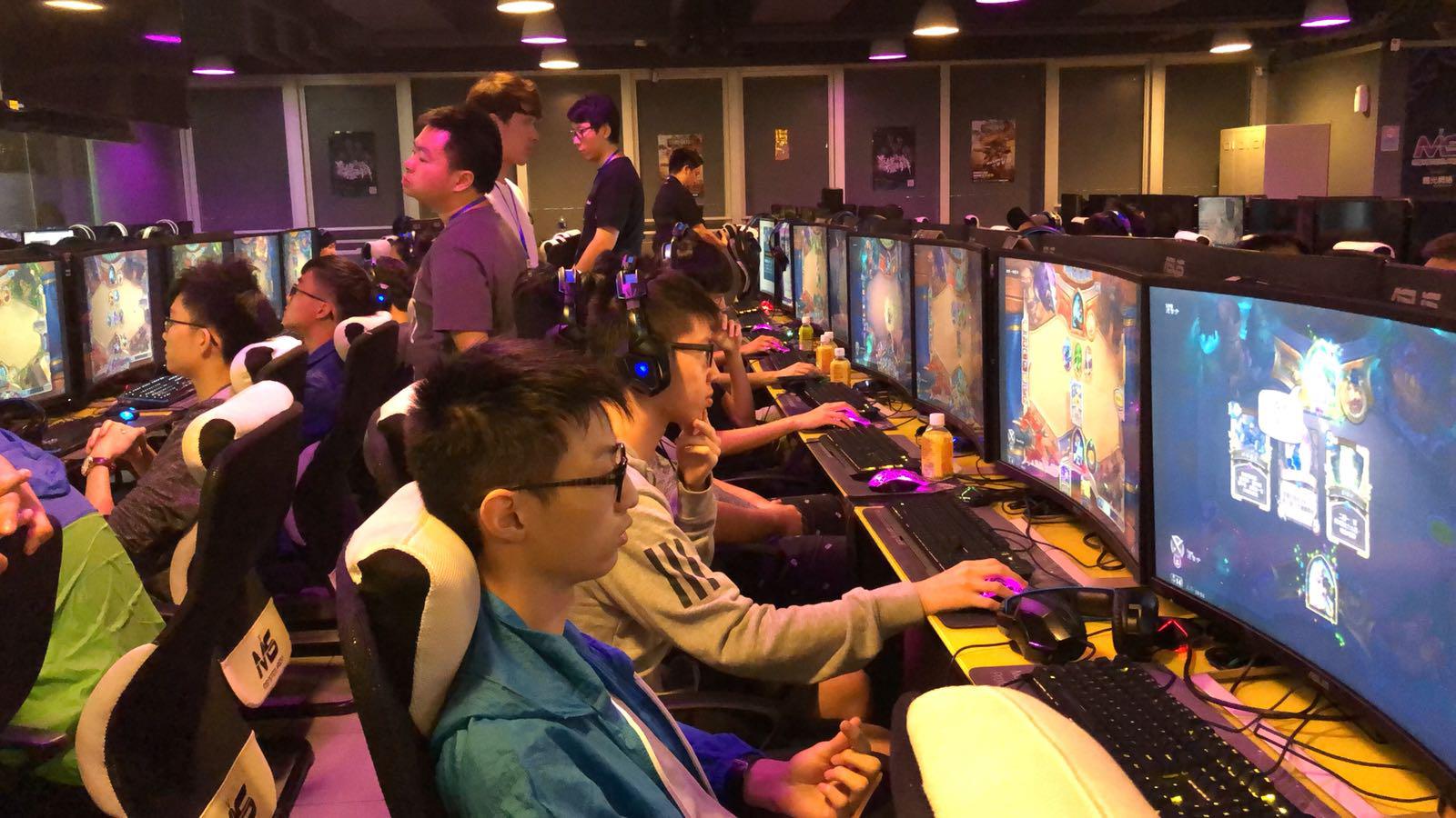 看到她的名 看到她的名